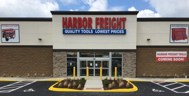 Harbor Freight store front