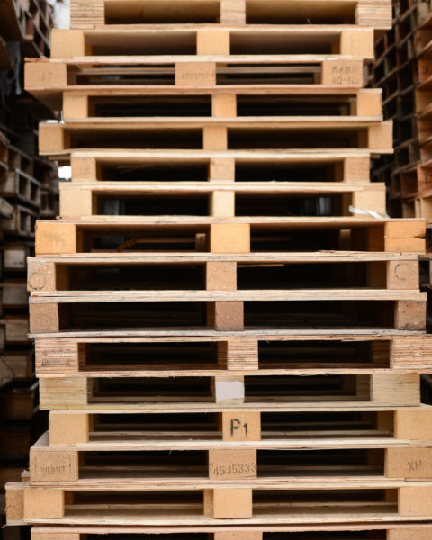 Lowes give away free Pallets