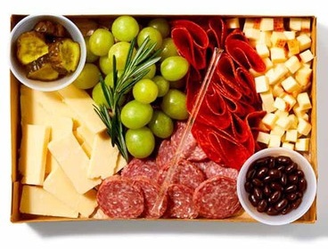 Boar's Head® Traditionalist Charcuterie Box