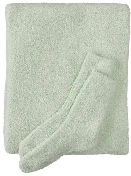 KIRKTON HOUSE Ultra Cozy Knit Throw and Socks Gift Set - Green