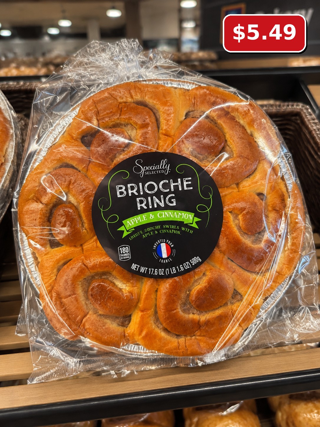 Specially Selected BRIOCHE RING APPLE & CINNAMON